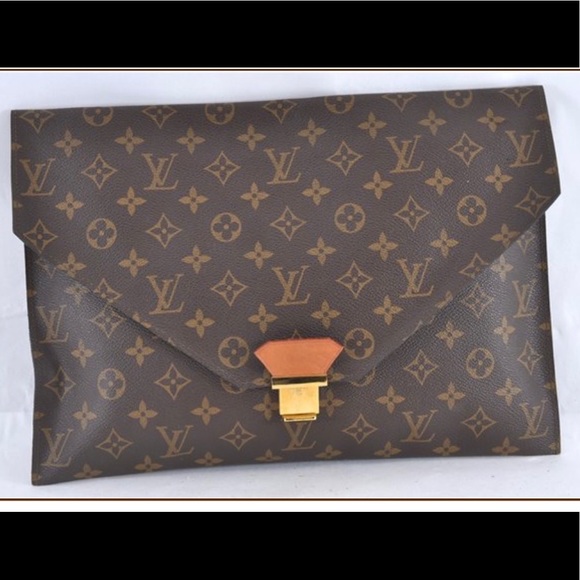 Louis Vuitton Handbags - Authentic Louis Vuitton envelope plate GM